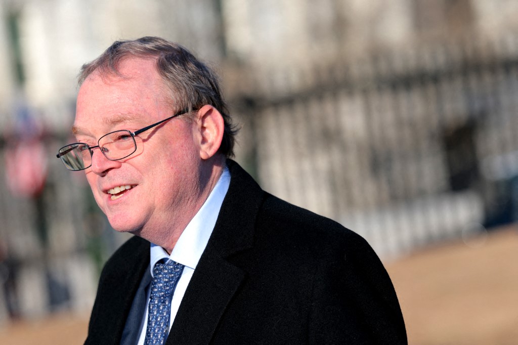 وسط تصعيد ضد الفيدرالي.. كيفن هاسيت يؤيد التحقيق مع جيروم باول 