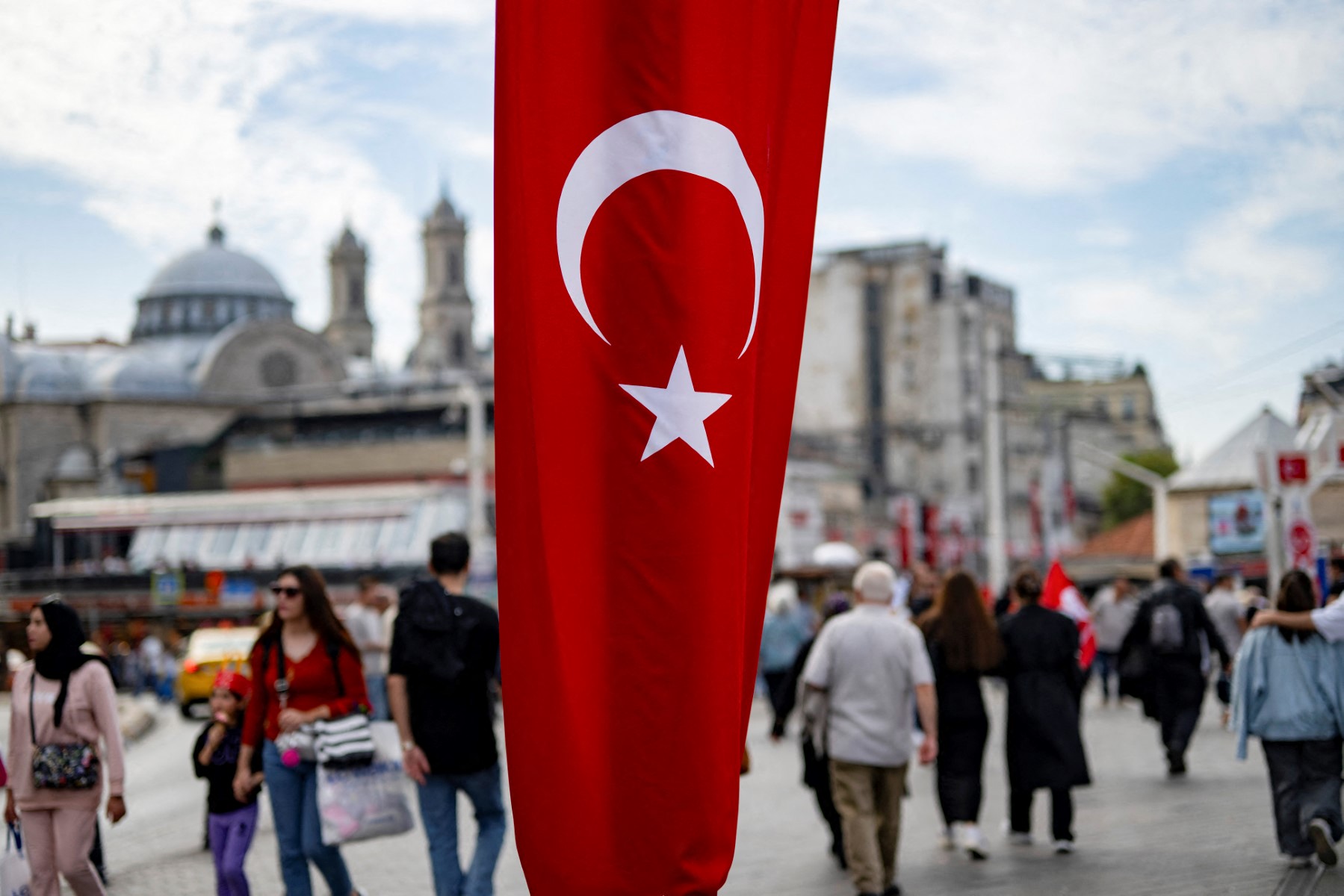 تركيا.. تداعيات أزمة الـ17 مليار دولار مستمرة مع تجميد أصول 42 شخصاً و46 كياناً قانونياً 