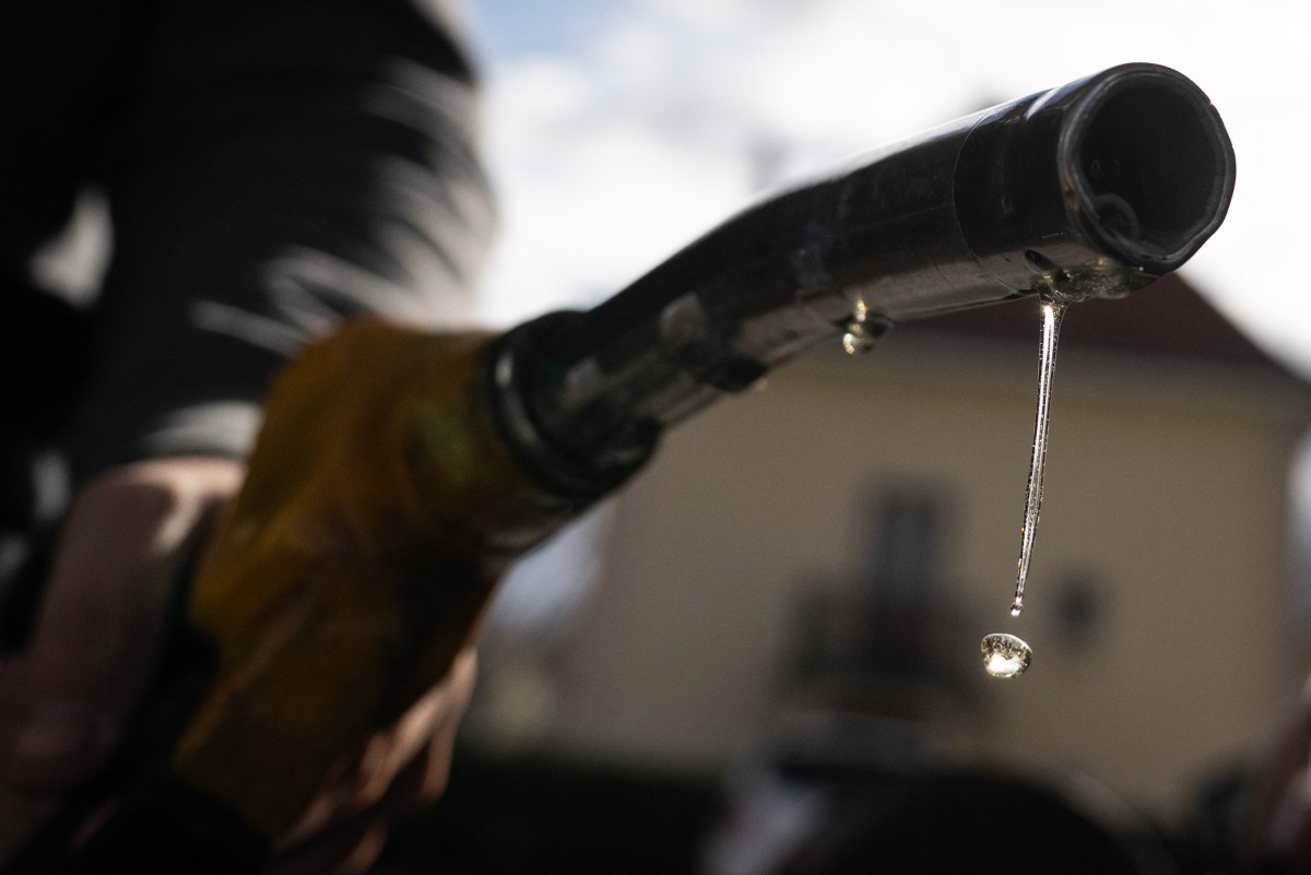 حصار هرمز يفاقم أزمة الطاقة ويهدد الاقتصاد العالمي 