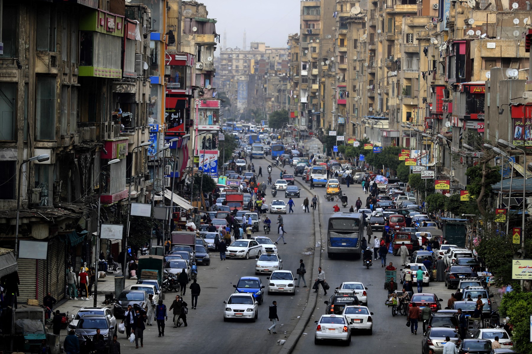 الحكومة المصرية تبدأ إجراءات التحول نحو السيارات الكهربائية 
