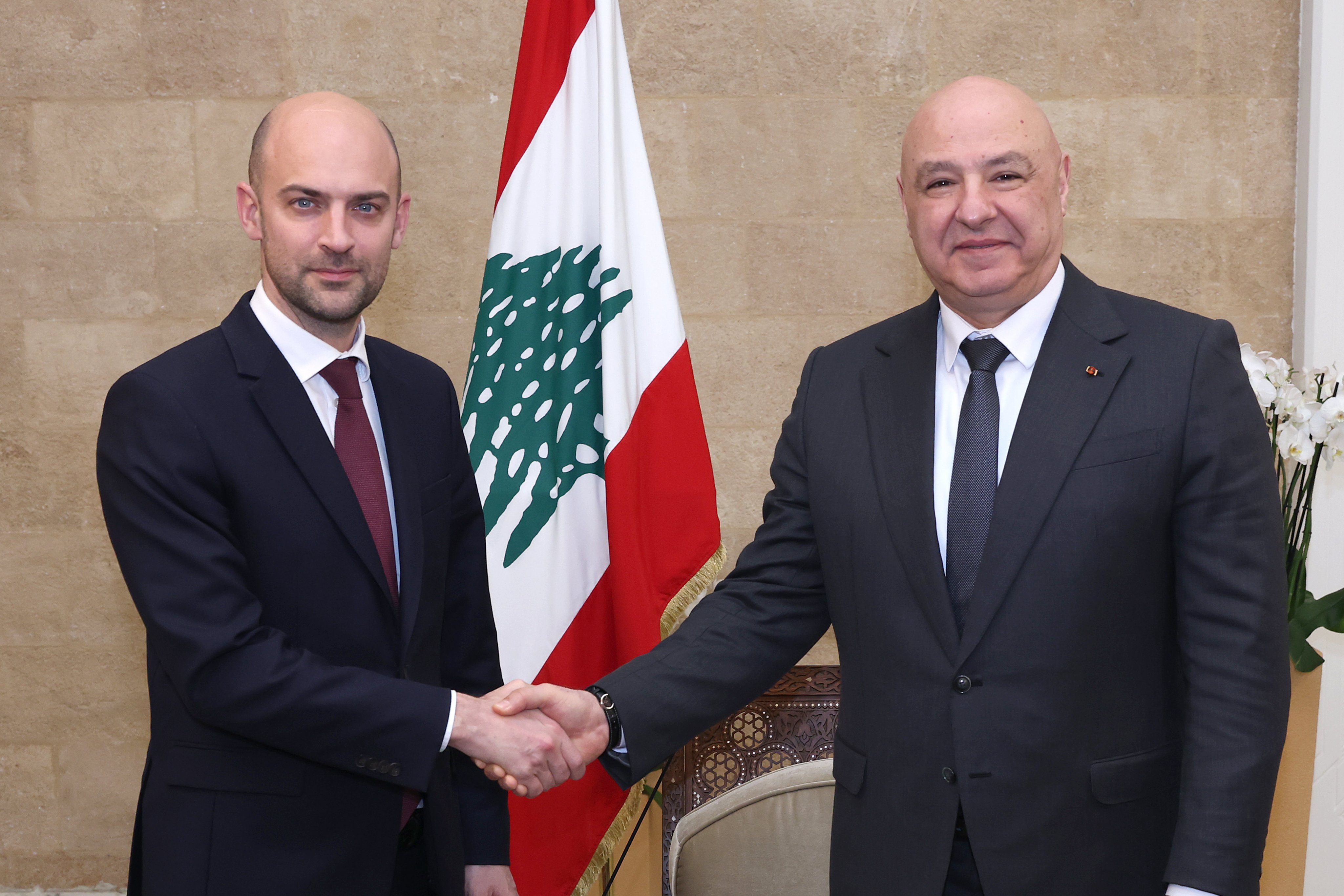 فرنسا تبدي استعدادها لدعم إعادة إعمار لبنان في حال استمرار الإصلاحات 