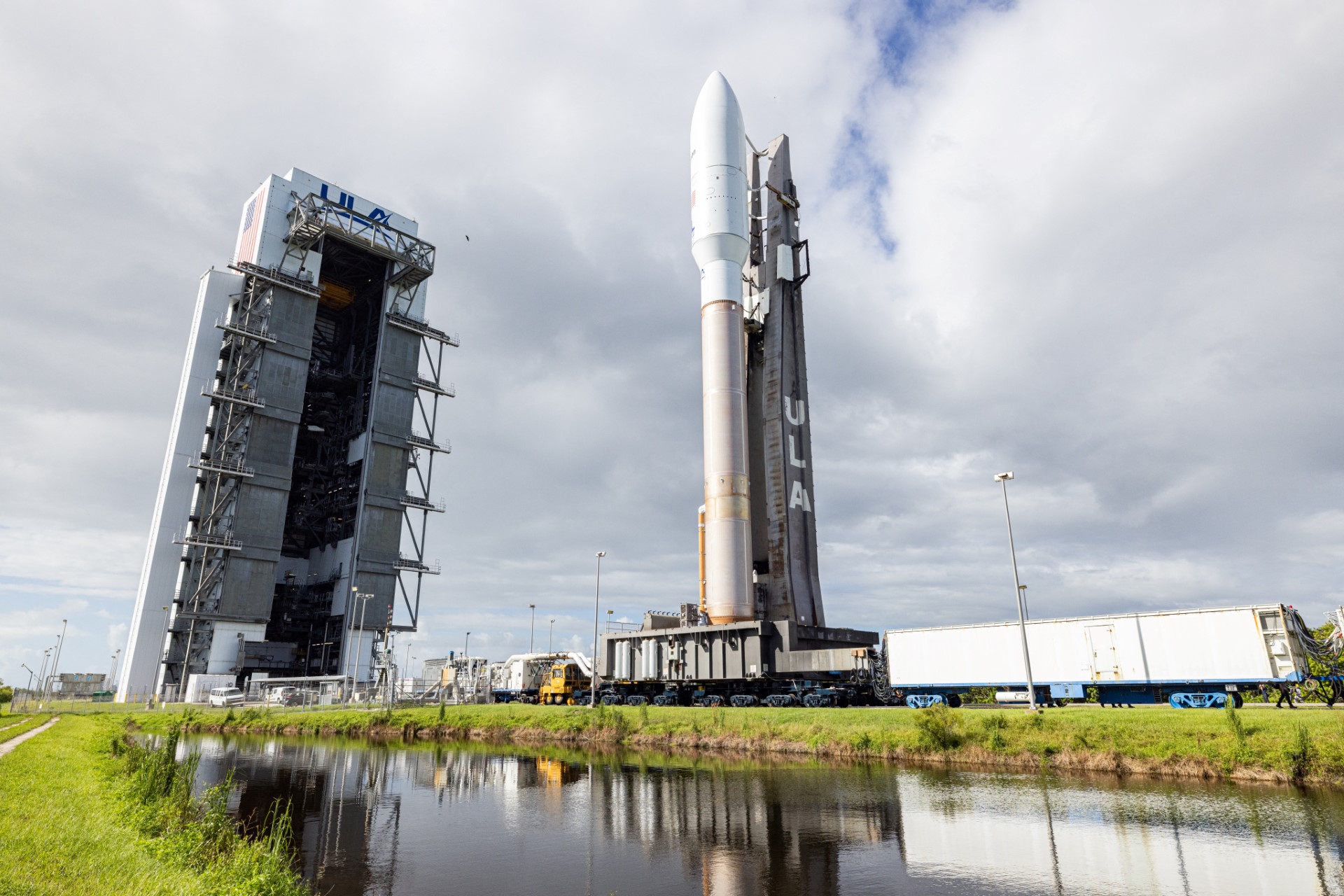 أسواق التوقعات: تقييمات SpaceX وOpenAI قد تتجاوز بيركشاير هاثاواي 