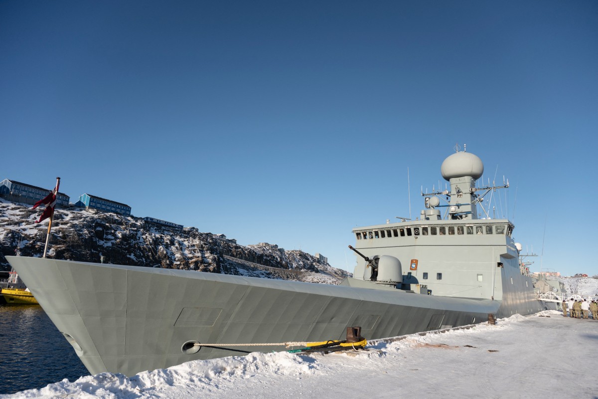 بعد ضغوط لشراء الجزيرة.. ترامب يخطط لإرسال مستشفى عائم إلى غرينلاند 