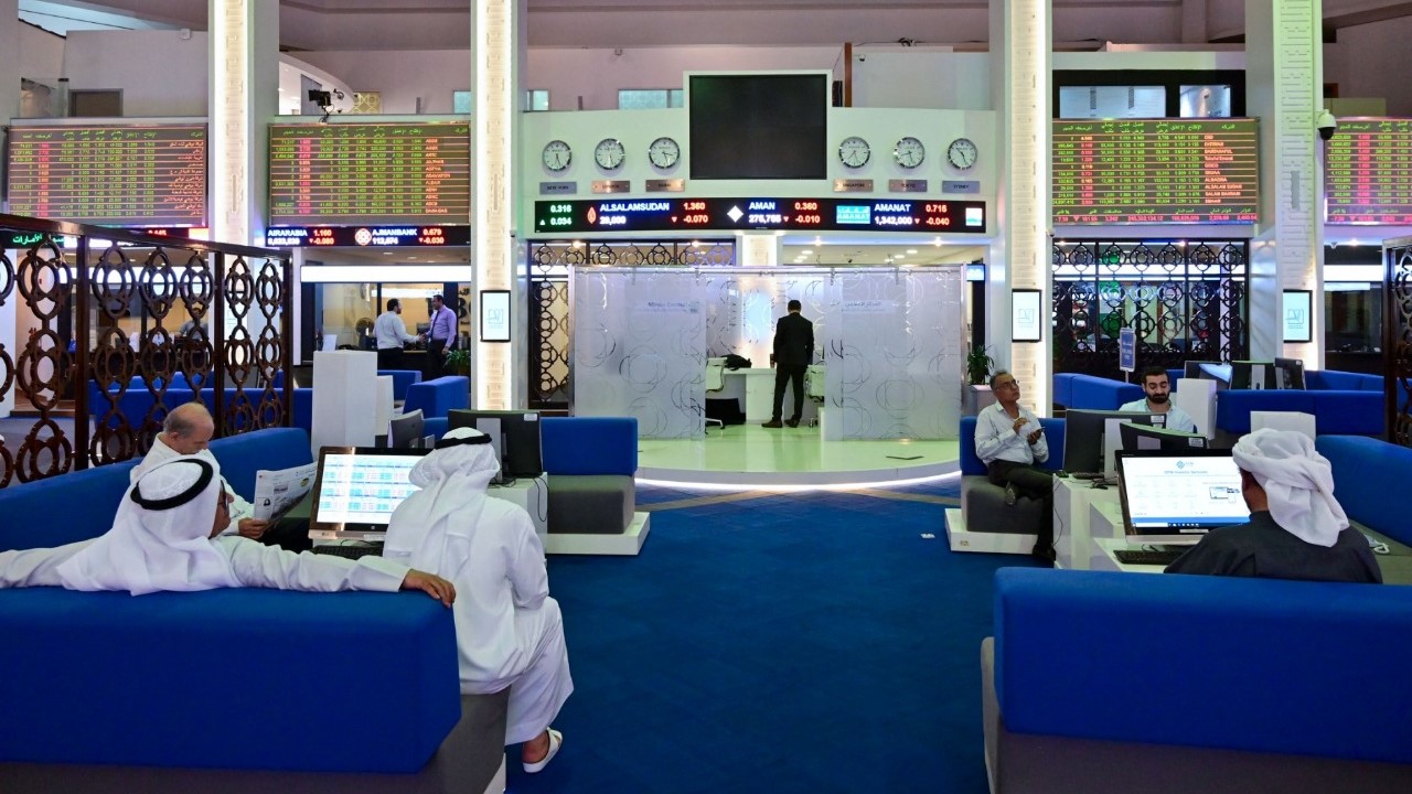 النتائج المالية الضعيفة تضغط على بورصتي السعودية وأبوظبي 