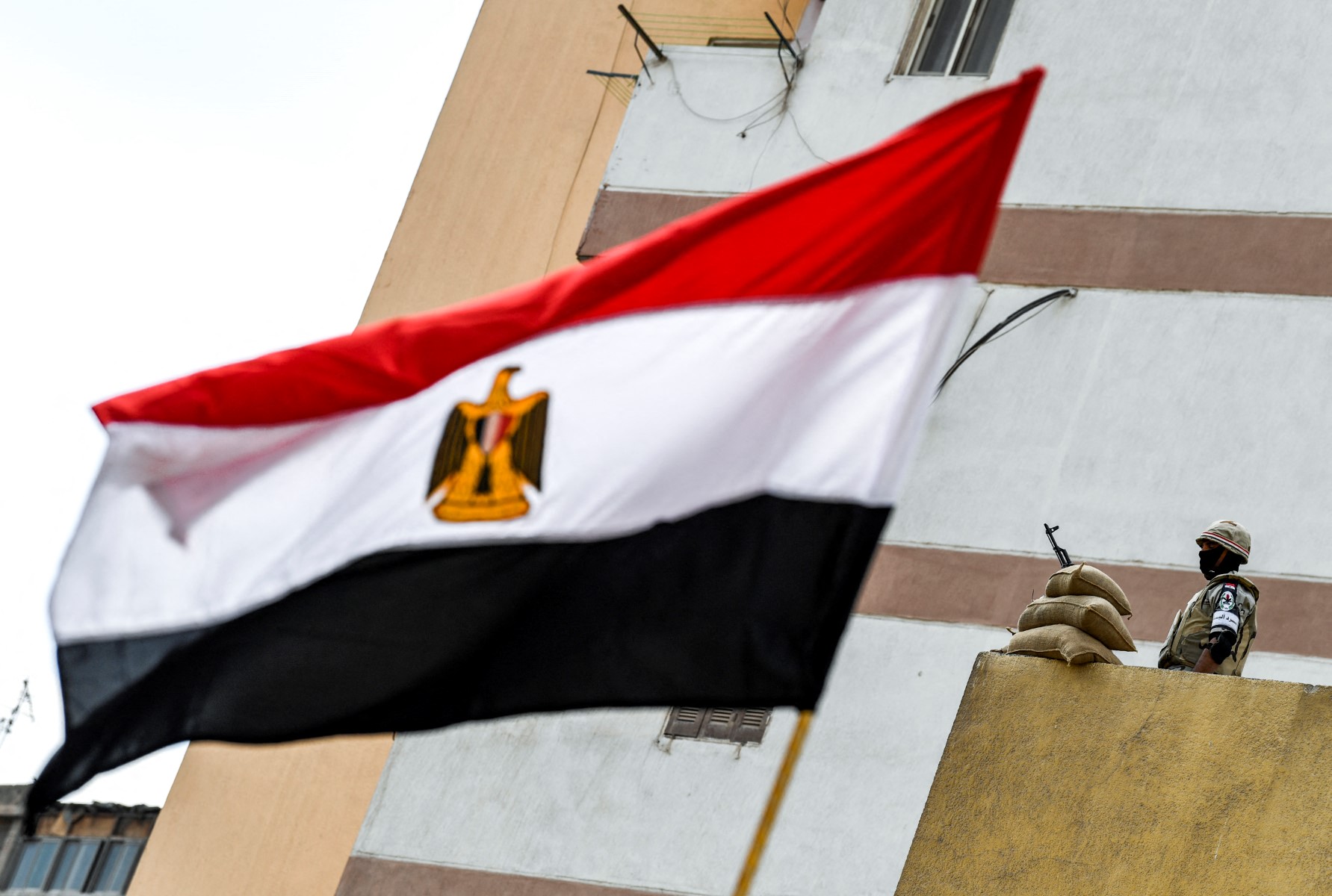 فاتك خلال المساء: استطلاع لـ CNBC عربية يُجمع على تثبيت مرتقب للفائدة بمصر 