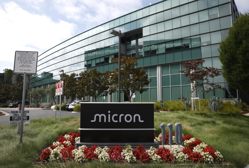 شركة Micron تتجاوز 700 مليار دولار مع تسارع صعود أسهم الذاكرة 