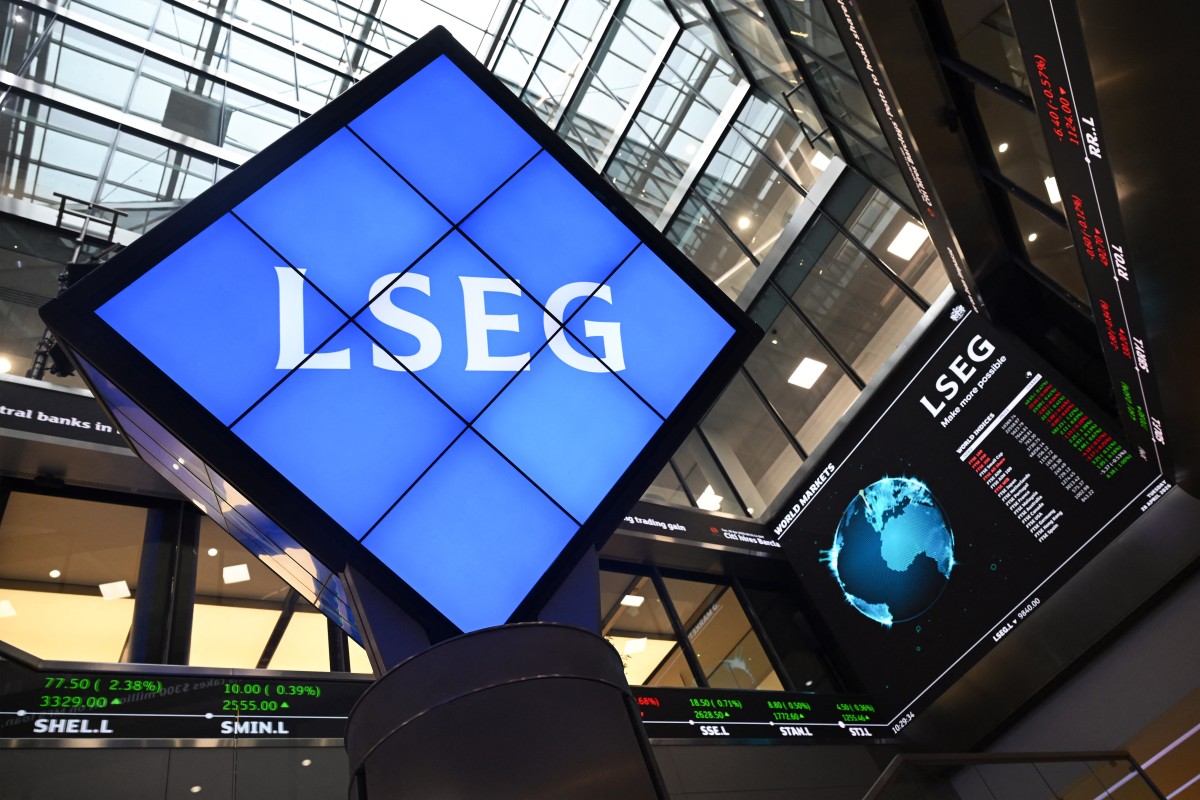الأسهم الأوروبية تستقر لكنها تتجه لخسائر أسبوعية مع ارتفاع أسعار النفط 