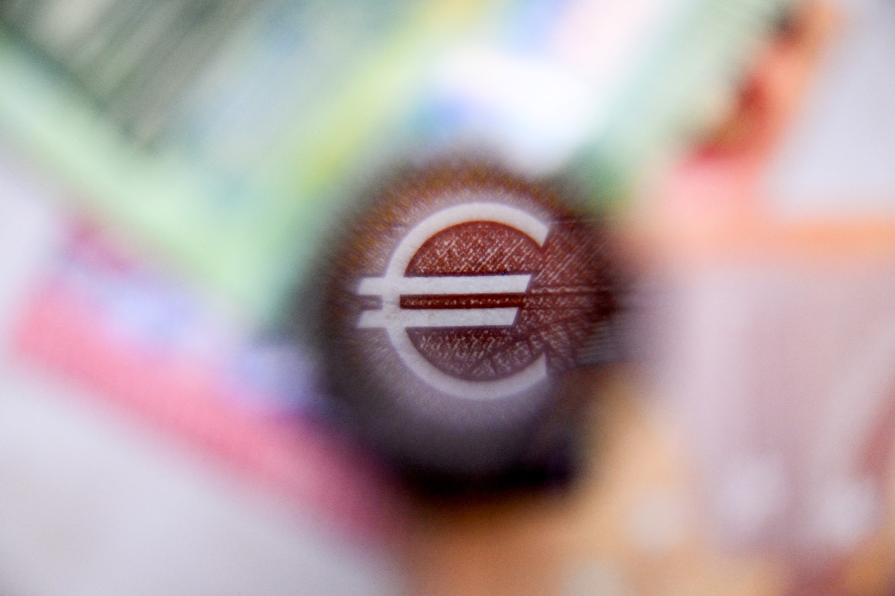 ولادة يورو رقمي قريباً.. هل تودع أوروبا بطاقات الائتمان الأميركية؟ 