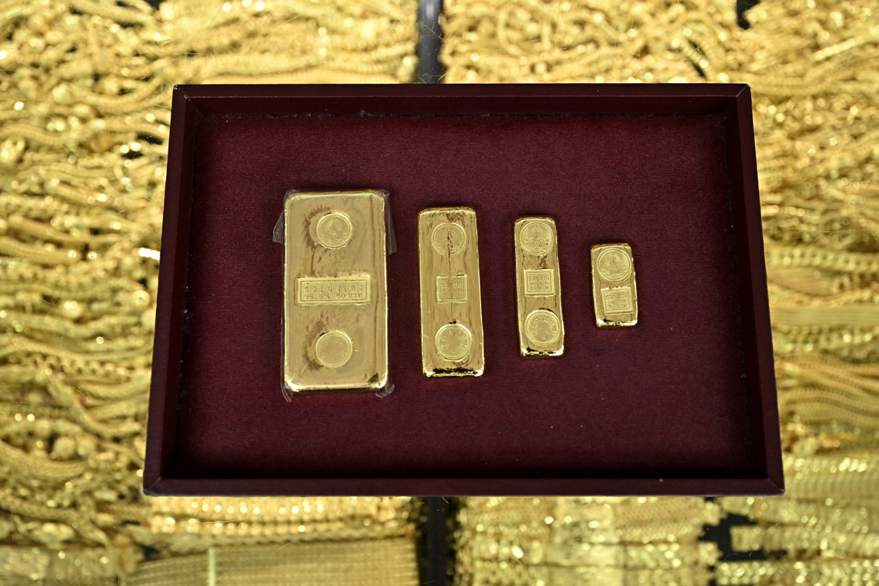 فاتك خلال المساء: الذهب يتخطى الـ5000 دولار.. وترامب يواصل التصعيد ضد كندا 