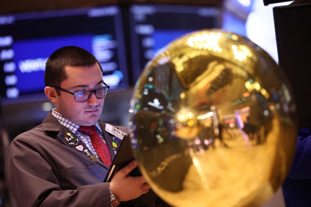 استقرار عقود الأسهم الأميركية الآجلة بعد إنهاء SP 500 سلسلة خسائر استمرت أربعة أيام 