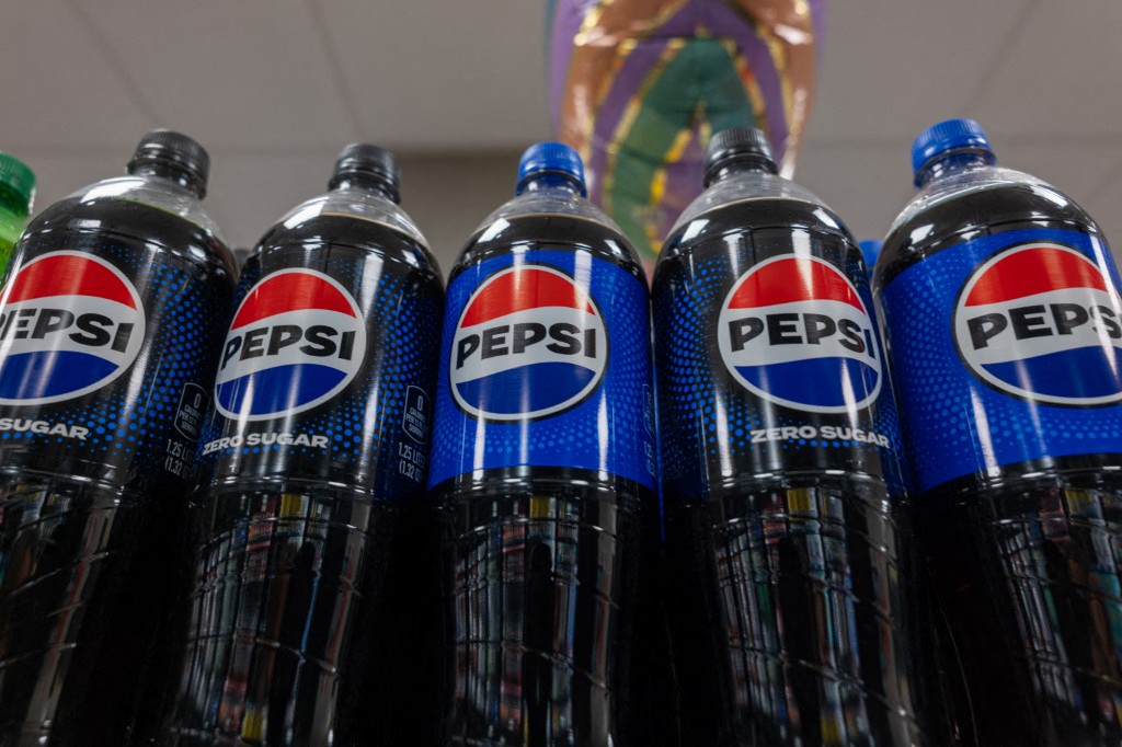 إيرادات "PepsiCo" تتجاوز التوقعات في الربع الثاني.. والأرباح دون التوقعات 