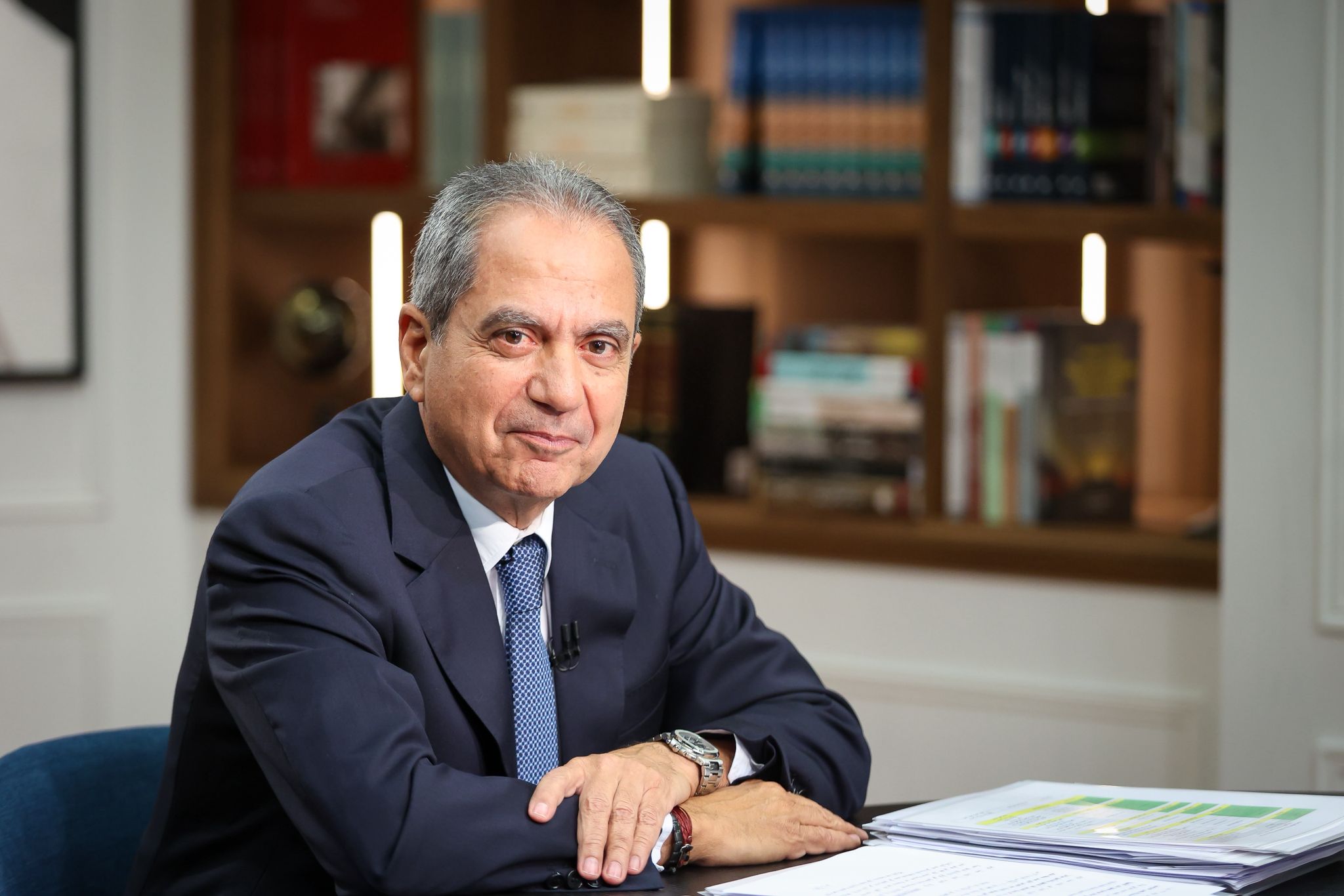 تفادياً للعتمة في لبنان.. وزارة الطاقة تبدأ تفريع باخرة الغاز أويل الكويتية 