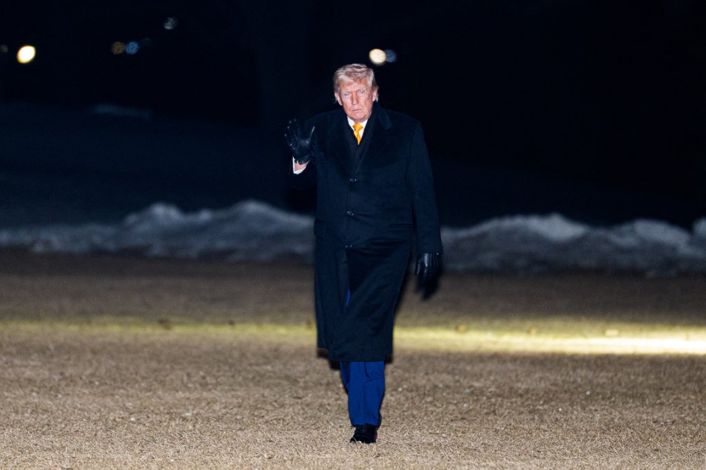 فاتك خلال المساء: ترامب يصعد مع كندا.. والمعادن تلمع من جديد 