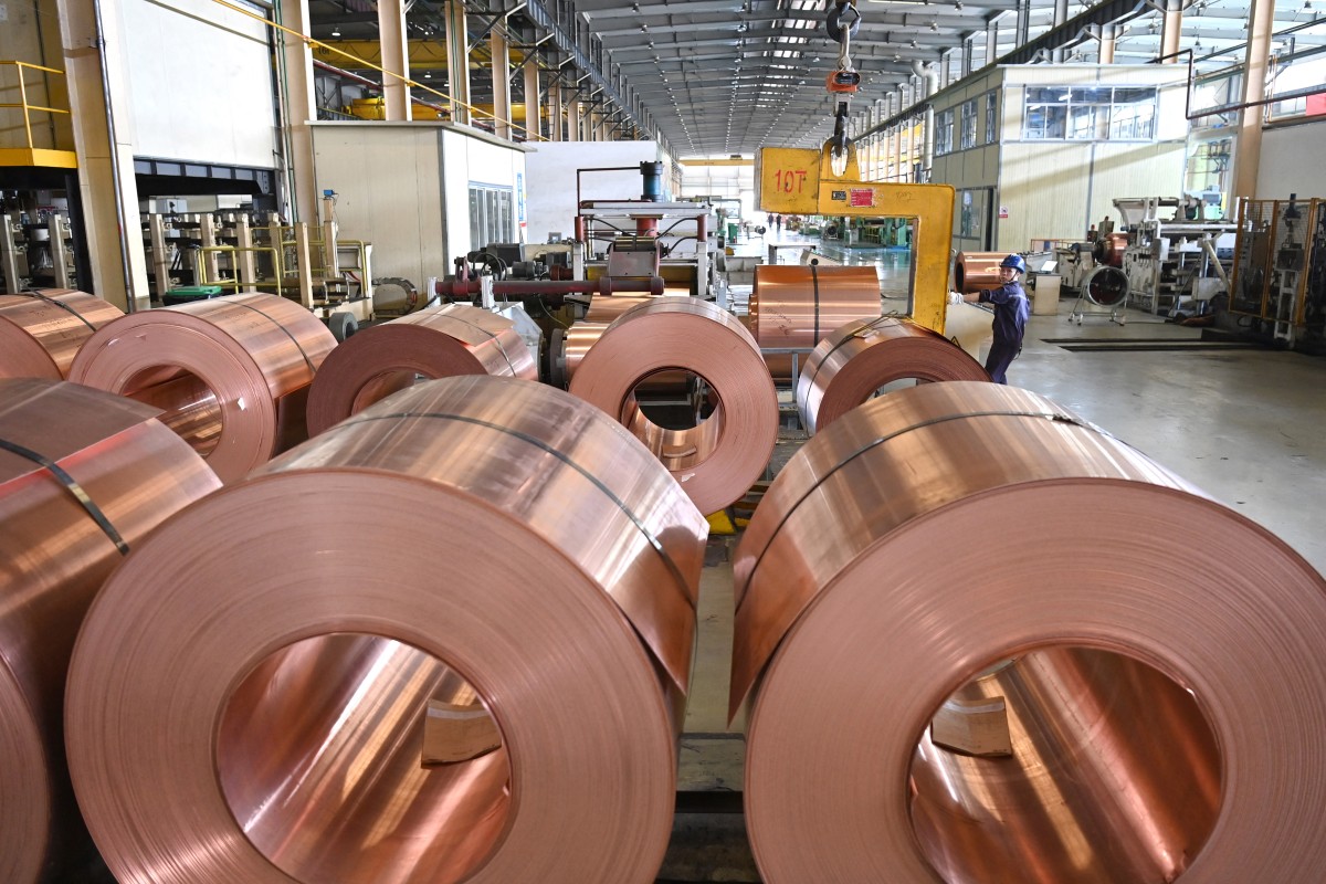 مدفوعاً بالطلب على الذكاء الاصطناعي.. النحاس يتجه لتسجيل أفضل أداء سنوي له منذ 2009 