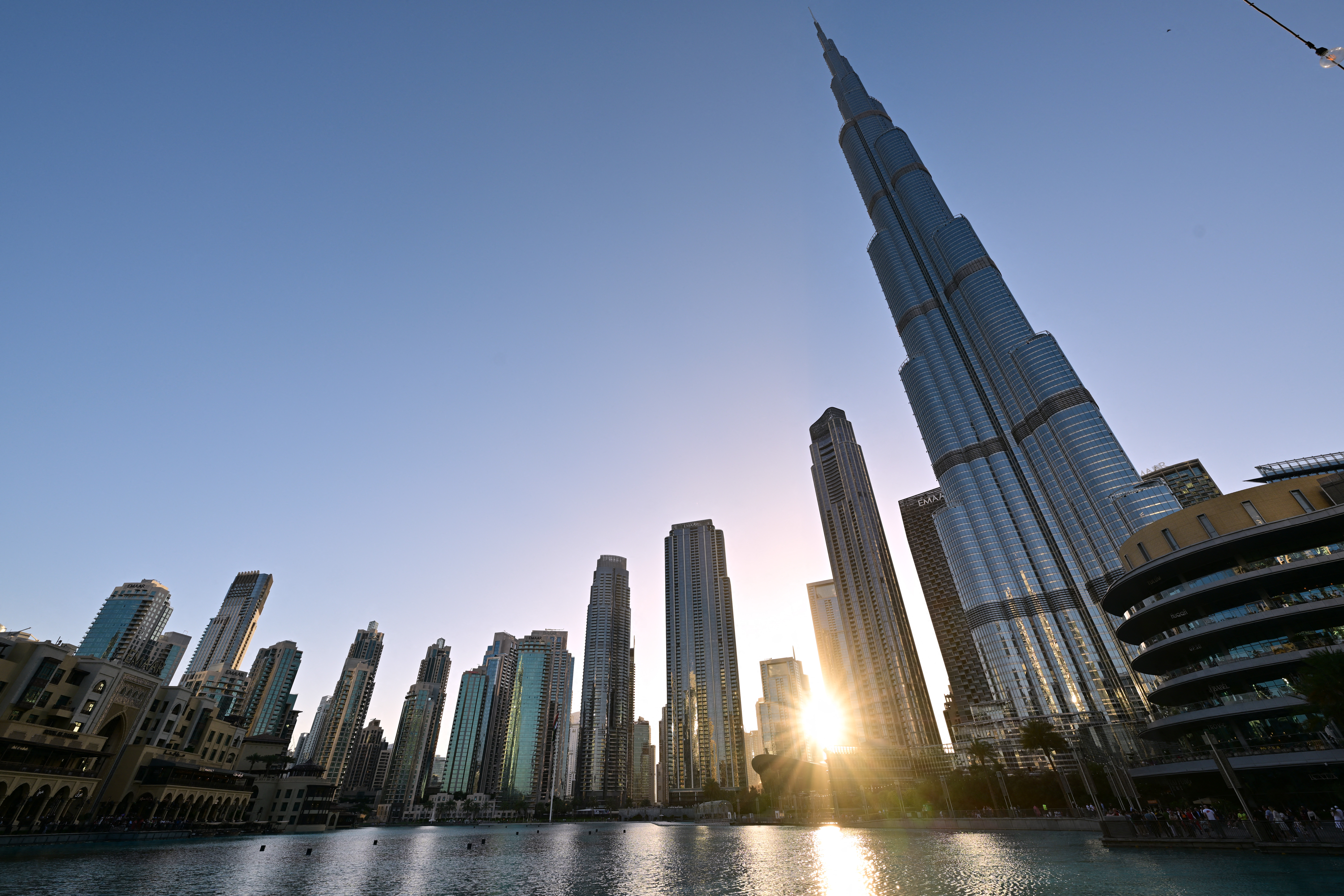 تراجع نمو القطاع الخاص غير النفطي في الإمارات خلال يونيو لأدنى مستوى في 5 سنوات 