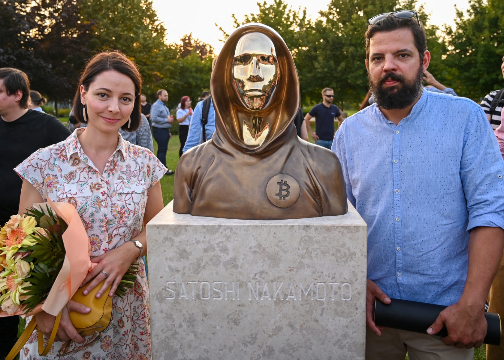 تحقيق استقصائي يكشف هوية ساتوشي ناكاموتو مؤسس البيتكوين 