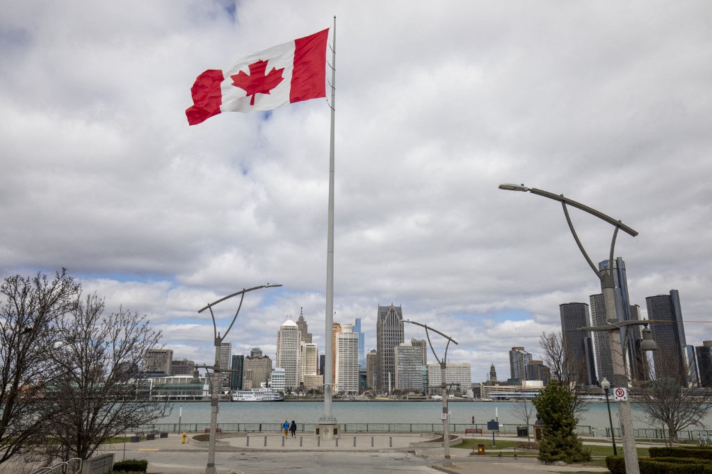 خلق 125 ألف وظيفة.. كندا تزيد الإنفاق العسكري 