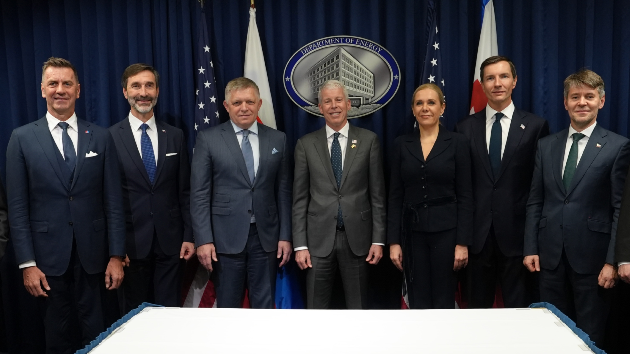 توقيع اتفاقية لإنشاء وحدة نووية أميركية في سلوفاكيا بقدرة 1200 ميغاواط 