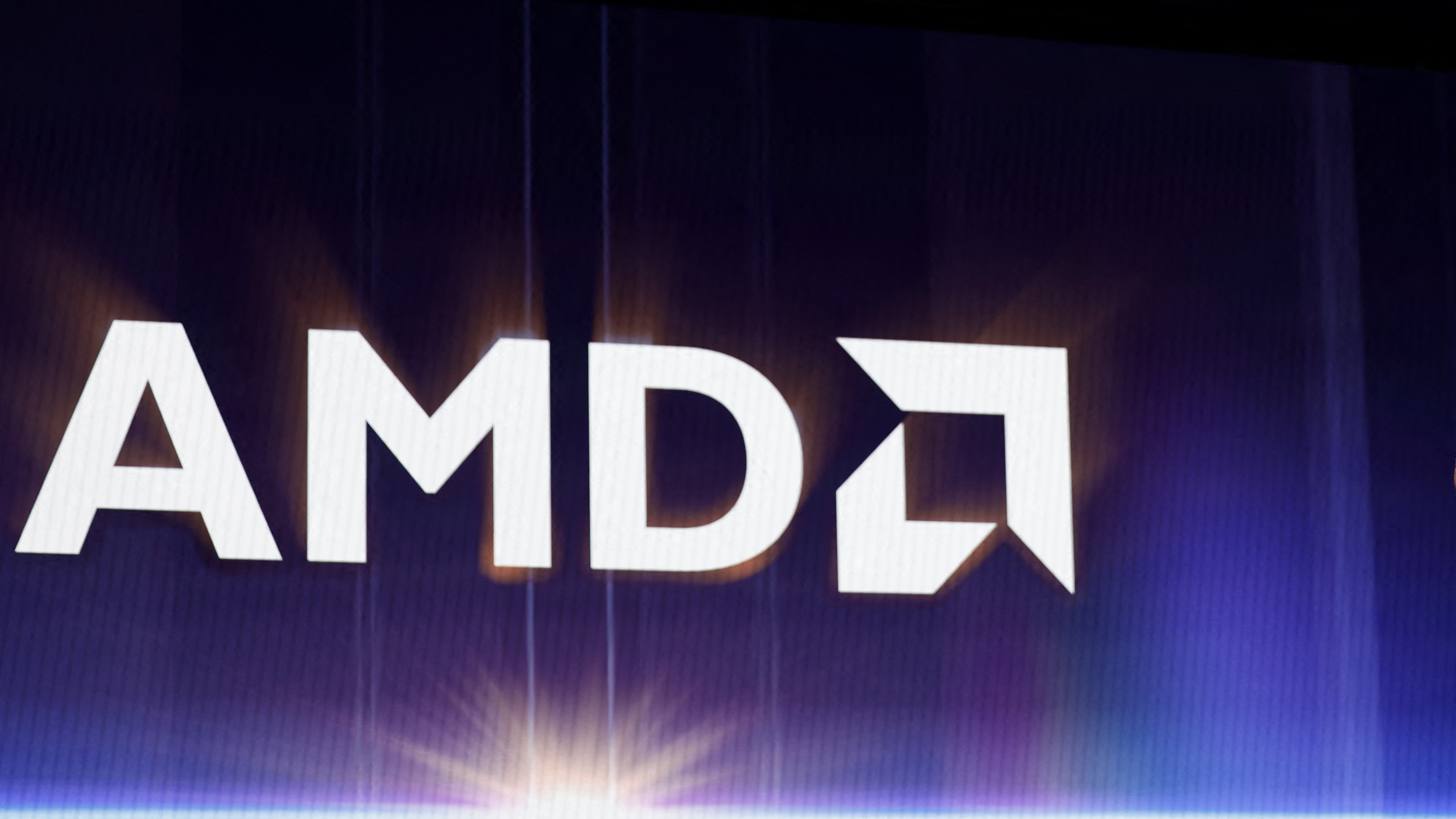 شركة AMD تستثمر 10 مليارات دولار في تايوان 