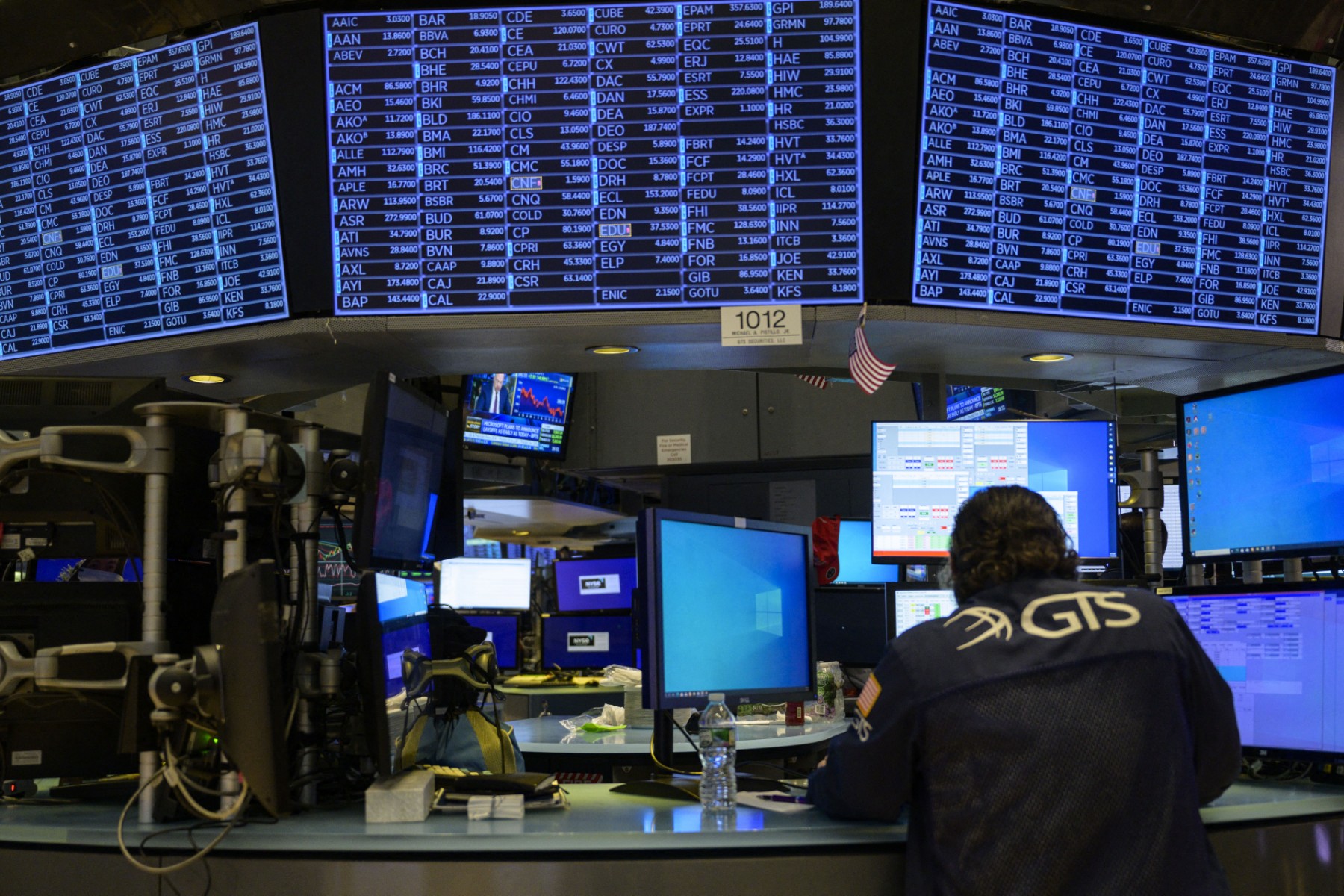 افتتاحية خضراء في وول ستريت.. مؤشر ناسداك يرتفع مع انتعاش أسهم الذكاء الاصطناعي: (تحديثات مباشرة) 