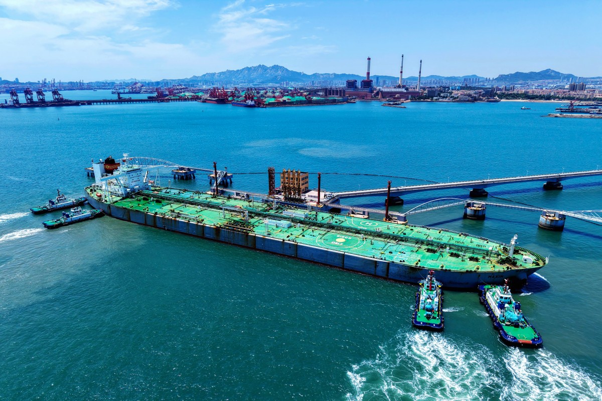 انخفاض مخزونات النفط الخام الأمريكية وارتفاع مخزونات الوقود 