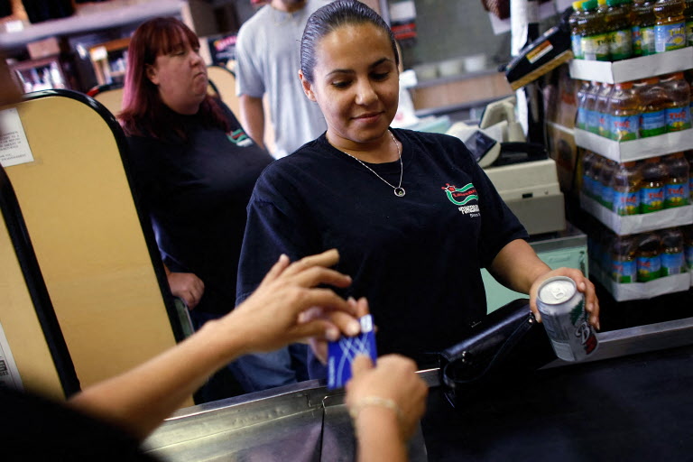 ارتفاع قوي في إنفاق المستهلكين بأميركا خلال أكتوبر ونوفمبر 