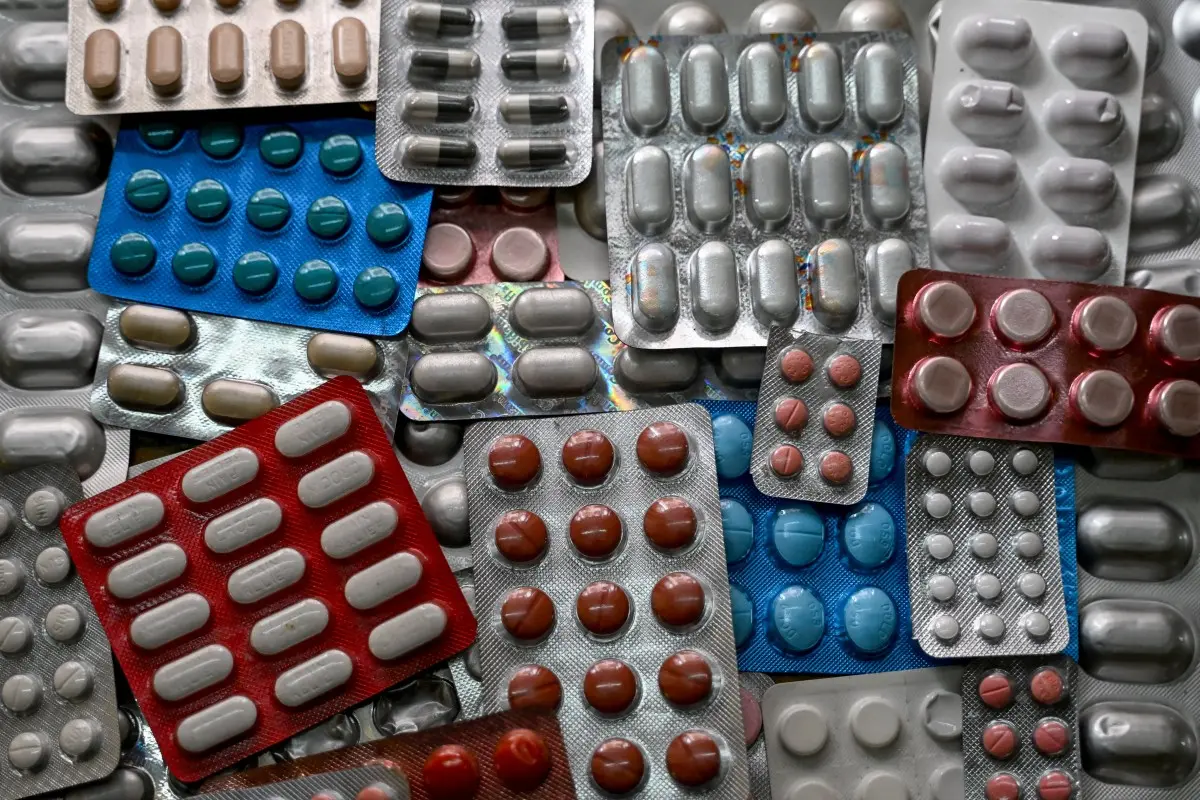 المملكة المتحدة تواجه نقصاً في الأدوية بسبب الصراع المستمر في إيران 