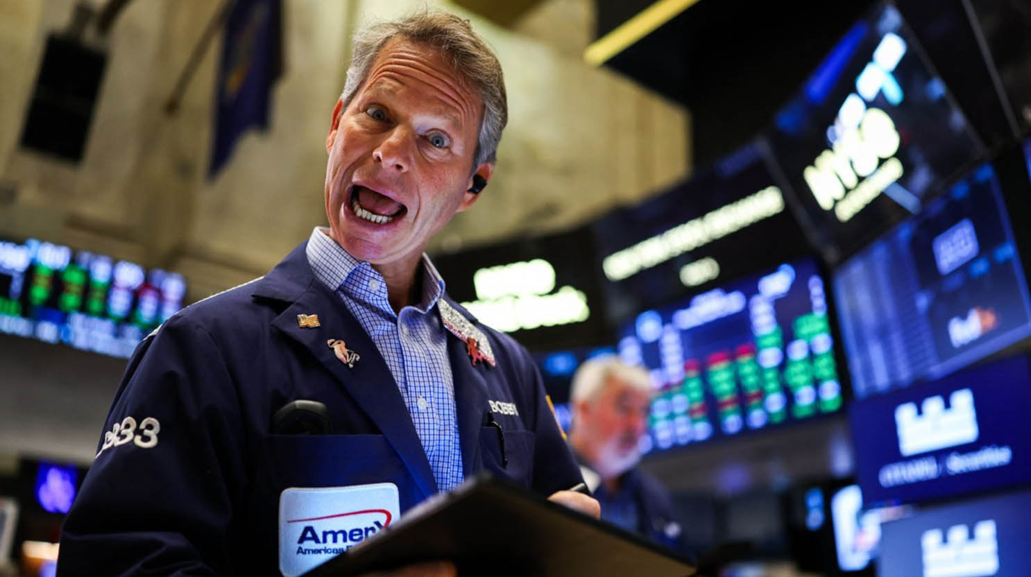 أسهم Morgan Stanley تكسب 12 مليار دولار في يوم واحد.. وأسهم مراكز البيانات تحلق مرتفعة. المزيد عن الأسواق الأميركية 