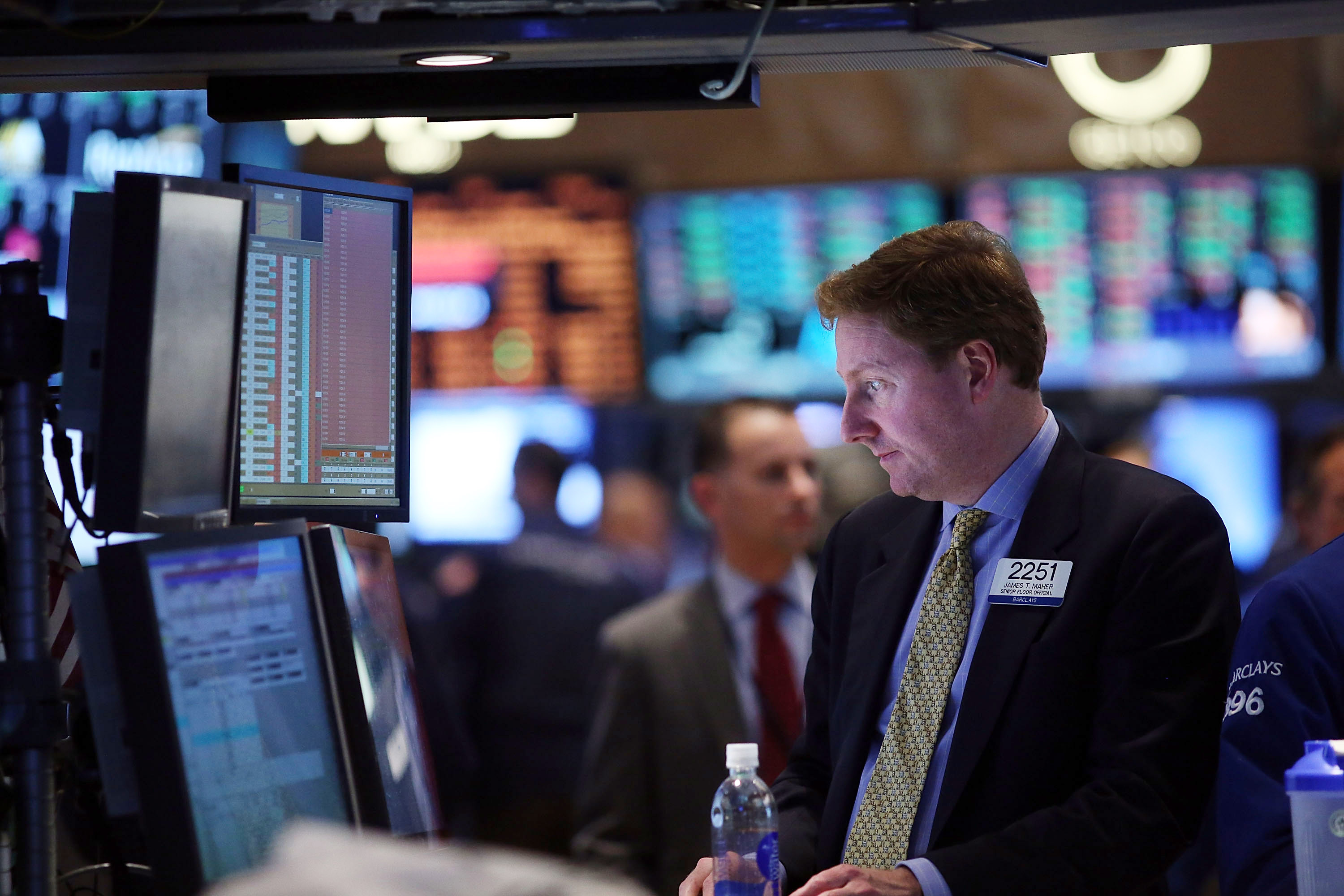 ستاندرد آند بورز 500 يحقق مكاسب متتالية مع تراجع عوائد السندات 
