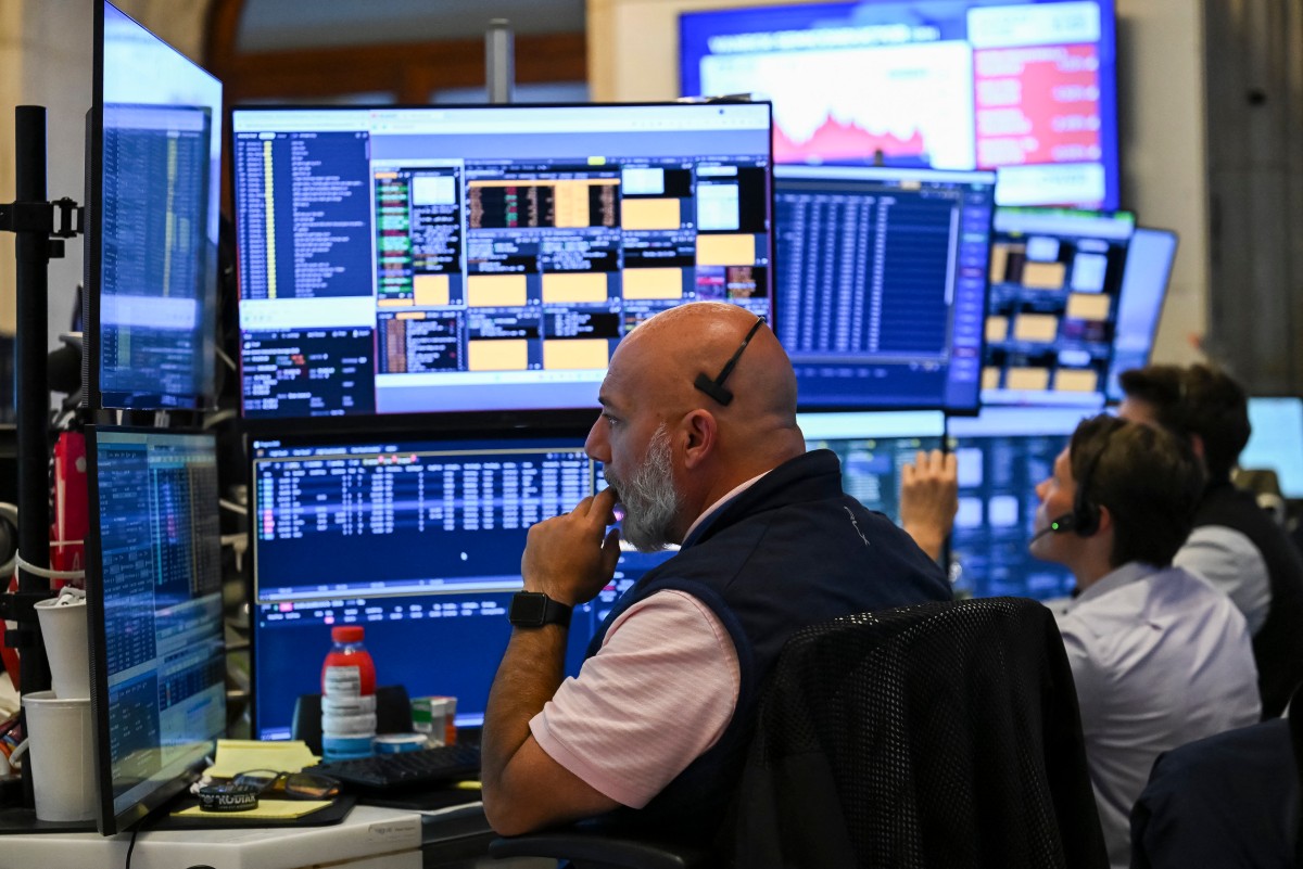 تباين الأسهم الأميركية مع انحسار موجة ارتفاع أسعار النفط: (تحديثات مباشرة) 