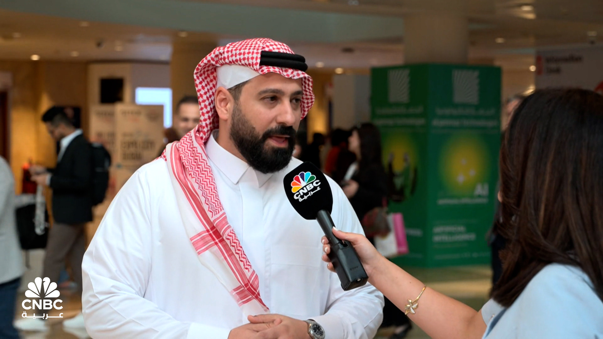 نائب الرئيس لمنطقة الشرق الأوسط وتركيا وأفريقيا وباكستان في شركة Zoom ل CNBC عربية: خصصنا 10 ملايين دولار لدعم مشاريع الذكاء الاصطناعي في التعليم والرعاية الصحية 