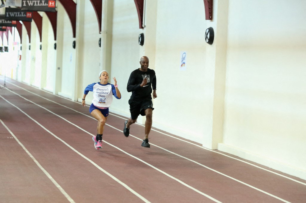 أربع عادات صحية يشاركها خبراء العمر الطويل في 2025 