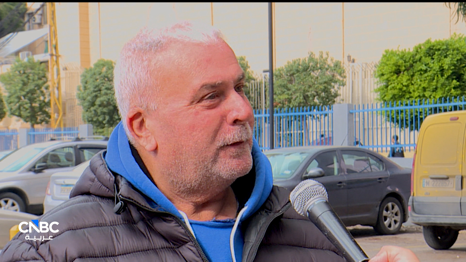 العائلات اللبنانية تكافح لتأمين احتياجاتها وسط ارتفاع كلفة المعيشة وغلاء يفوق قدراتها 