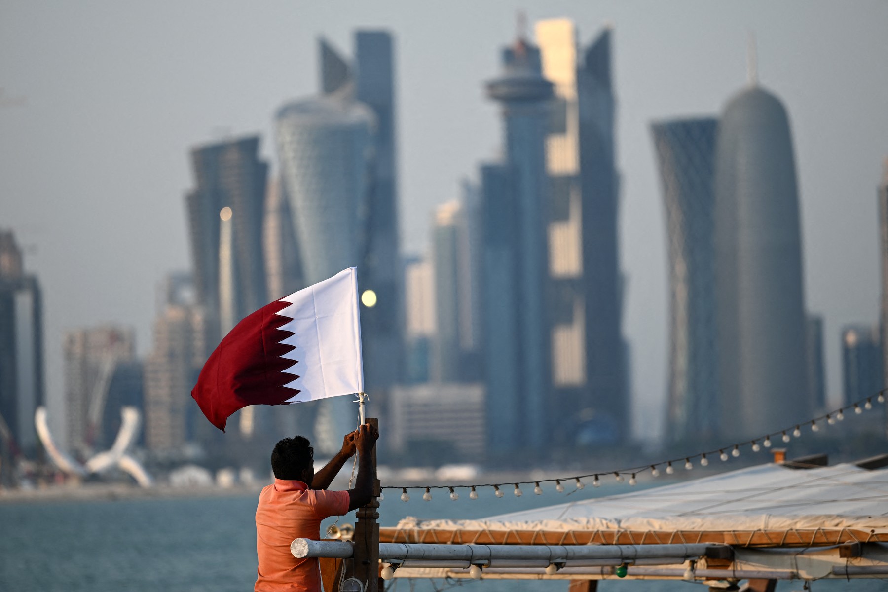 قطر تبدأ تنفيذ مشروع إعادة تطوير حقل بو الحنين البحري بقيمة 4 مليارات دولار 