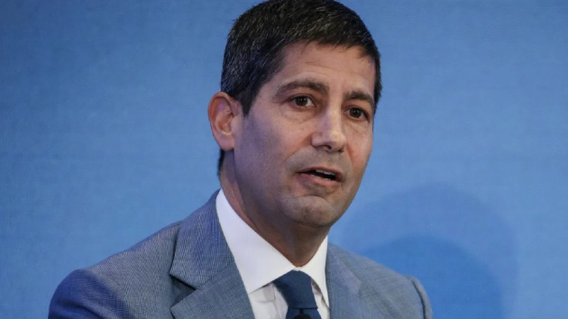 هل تراجعت أسهم كيفن هاسيت لصالح وارش لرئاسة الفدرالي الأميركي؟