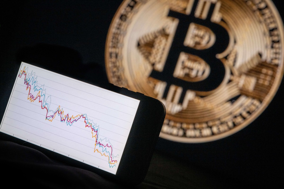 بيع مكثف من كبار حاملي بيتكوين مع هبوط الأسعار 