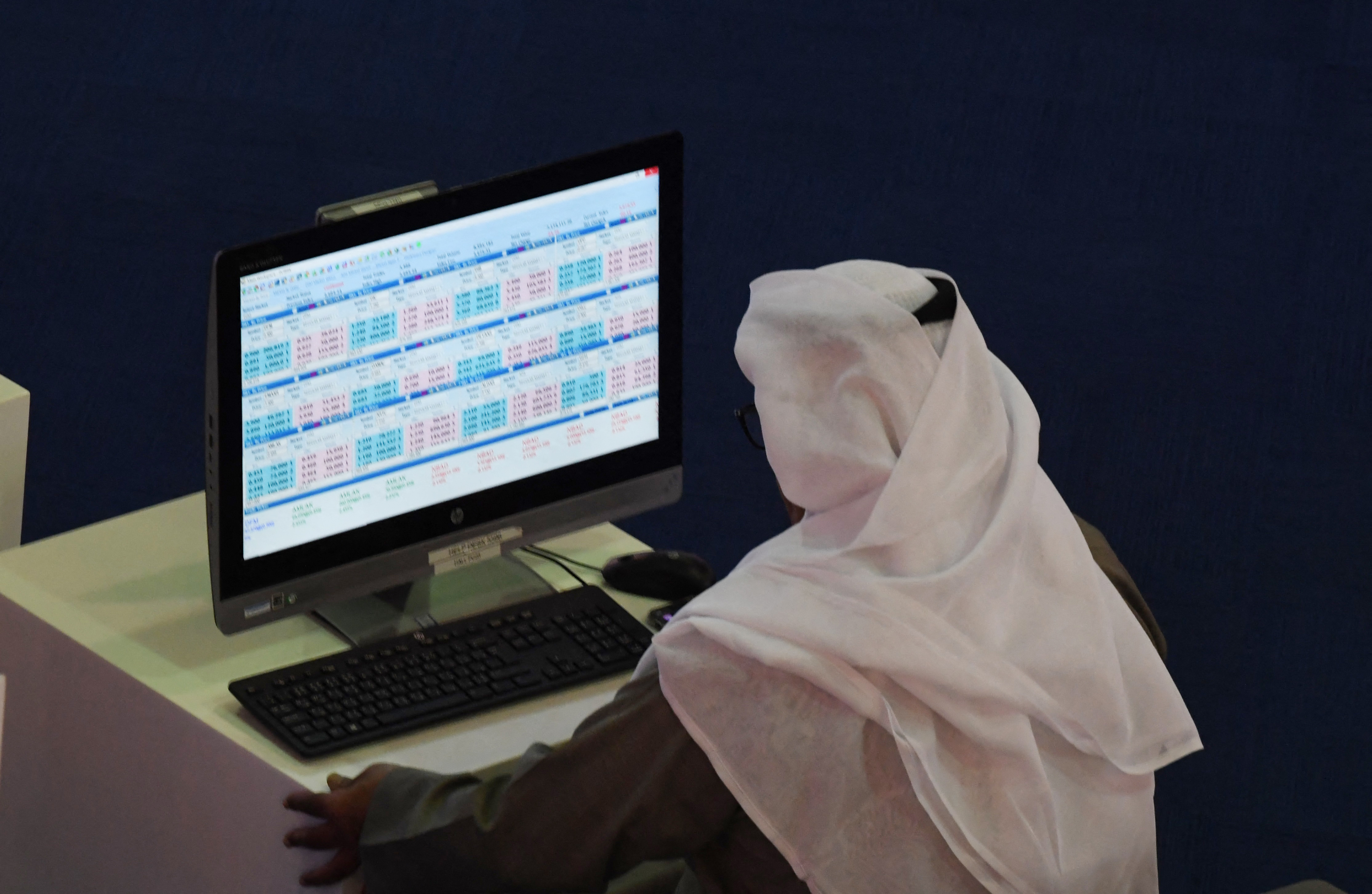 أداء متباين للأسواق الخليجية في مستهل جلسة الخميس (تحديثات مباشرة) 