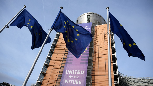 أموال روسيا المجمّدة تشعل خلافًا أوروبيًا وتمتحن قدرة القارة على حماية سمعتها المالية 