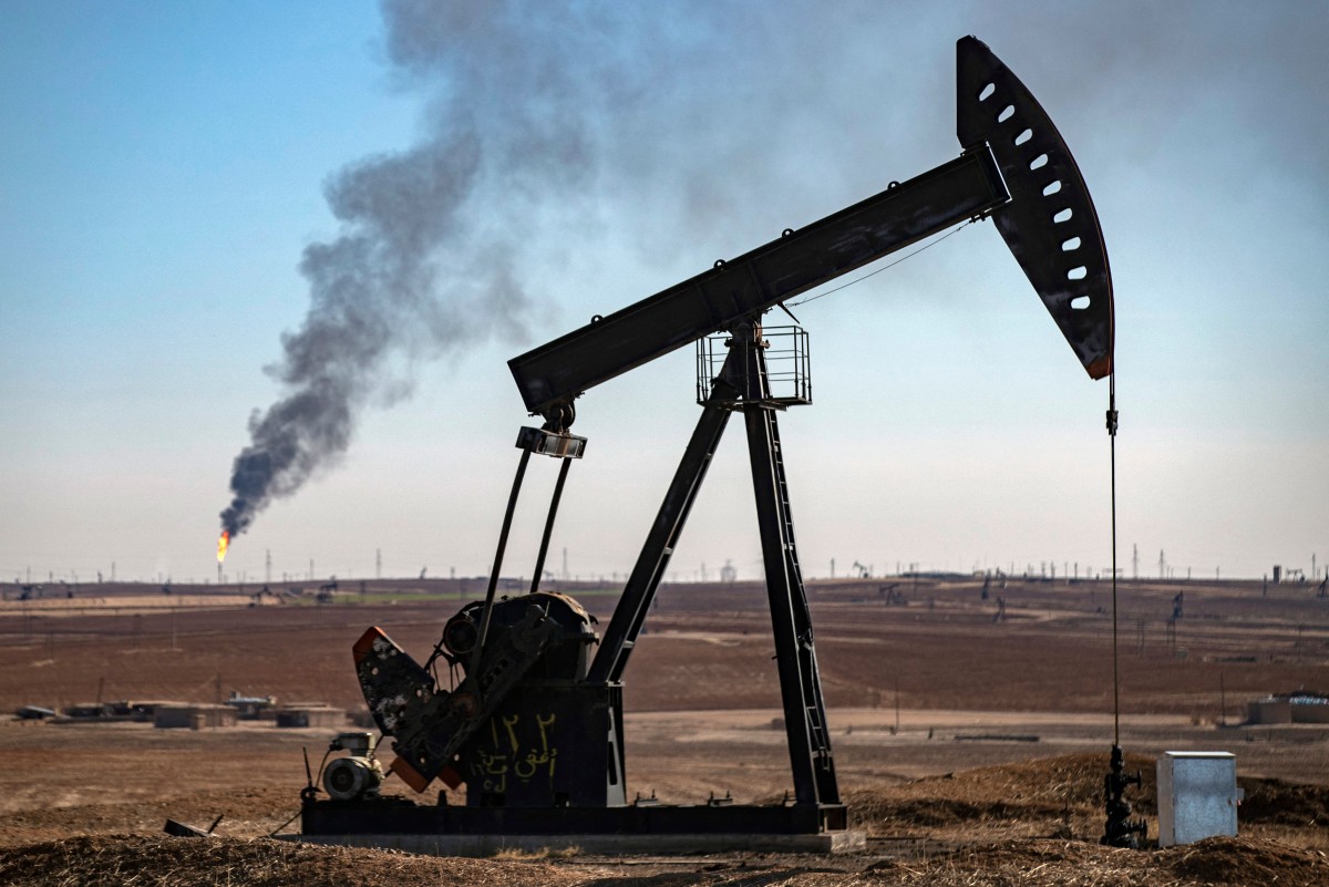 ارتفاع أسعار النفط مع استمرار المخاوف بشأن الإمدادات الأميركية 