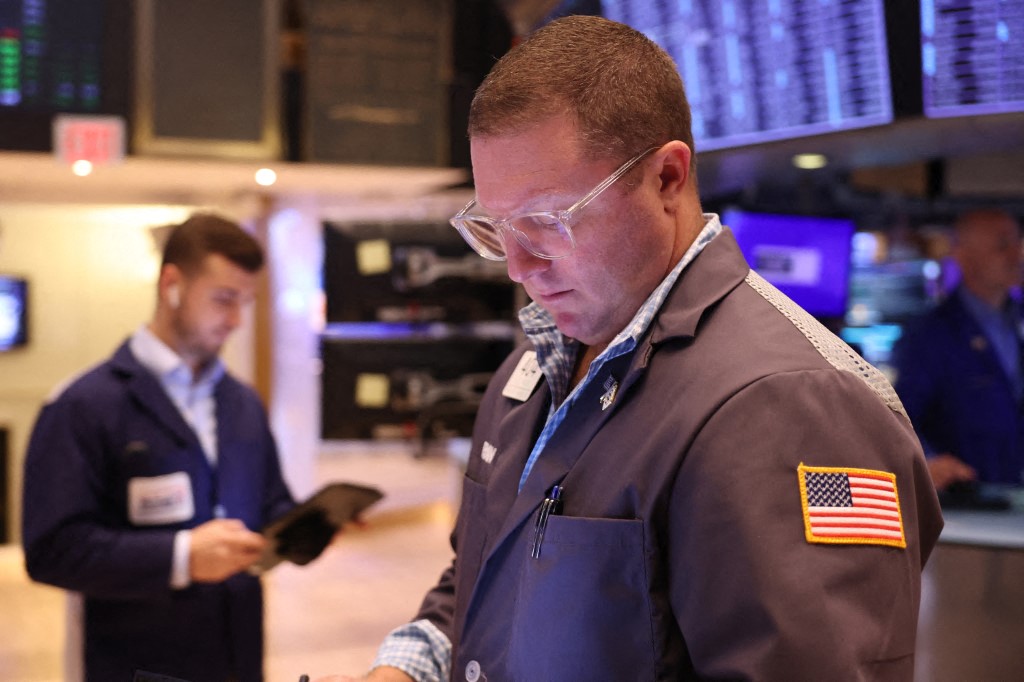 مؤشر SP 500 يسجل مستوى قياسي جديد مع تراجع النفط واعتدال التضخم 