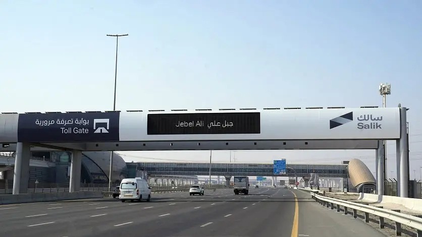 سالك ومطارات دبي توقعان اتفاقية تمكين الدفع السلس لمواقف المركبات لمدة 10 سنوات 