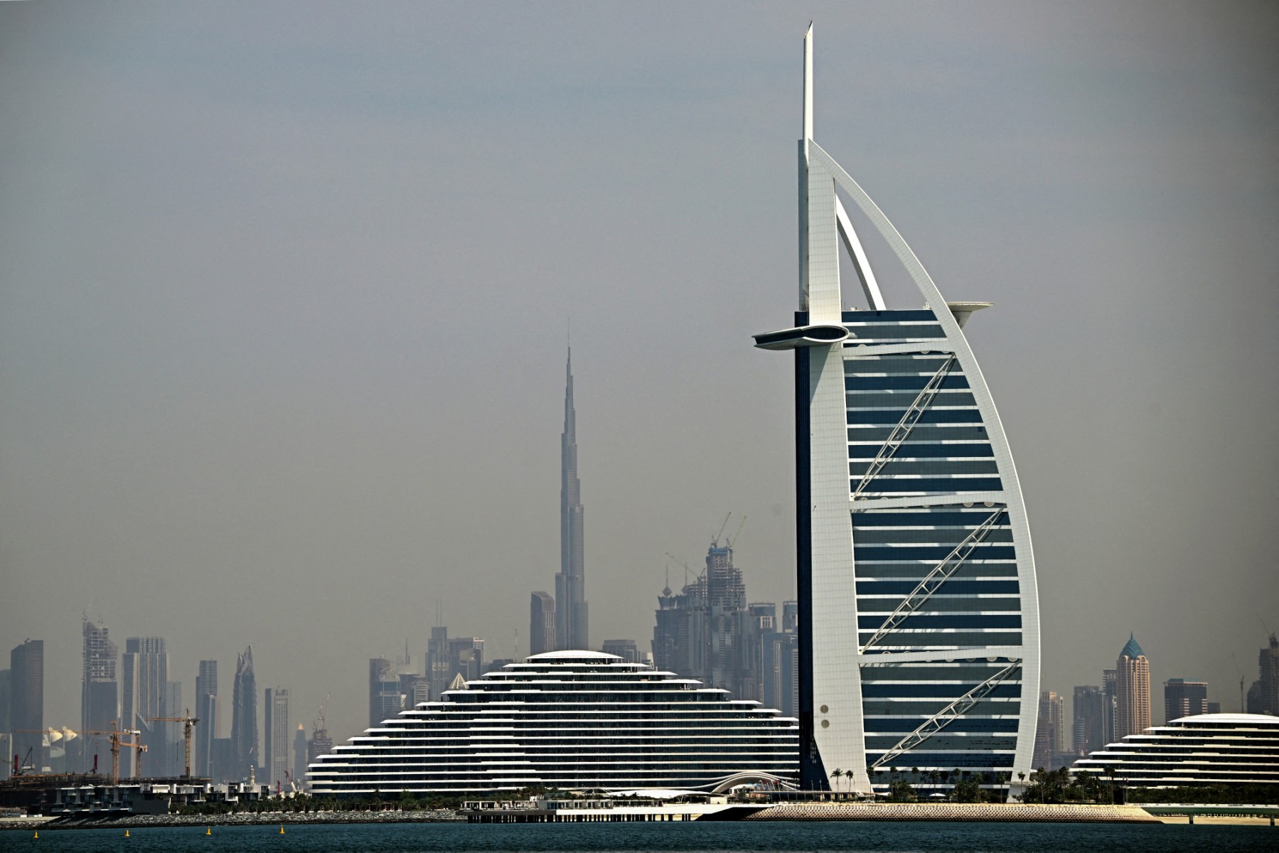 Dubai Investments Announces 24% Stake Sale and 25% Dividend Payout