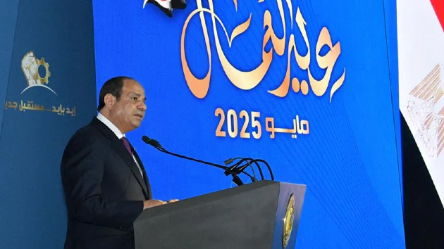السيسي يوقع قانون العمل الجديد ويوجه بتنظيم العمالة المنزلية