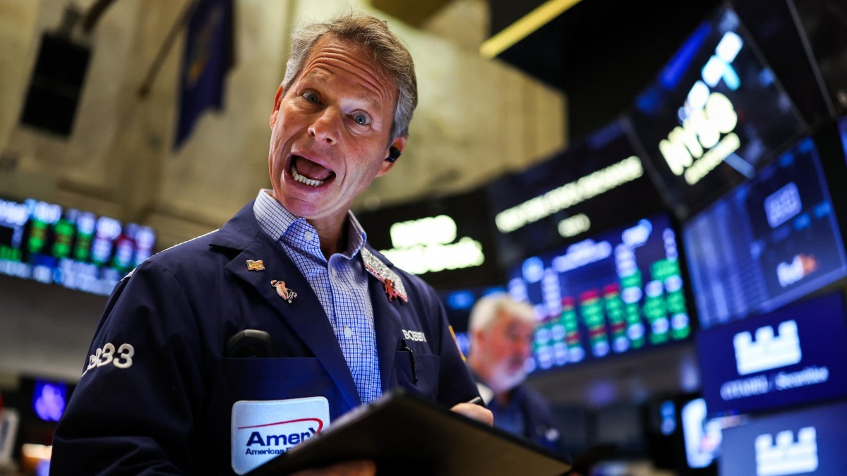 أسهم Oracle تكسب 31 مليار دولار في يوم واحد.. وانتعاش قوي لأسهم Nike 