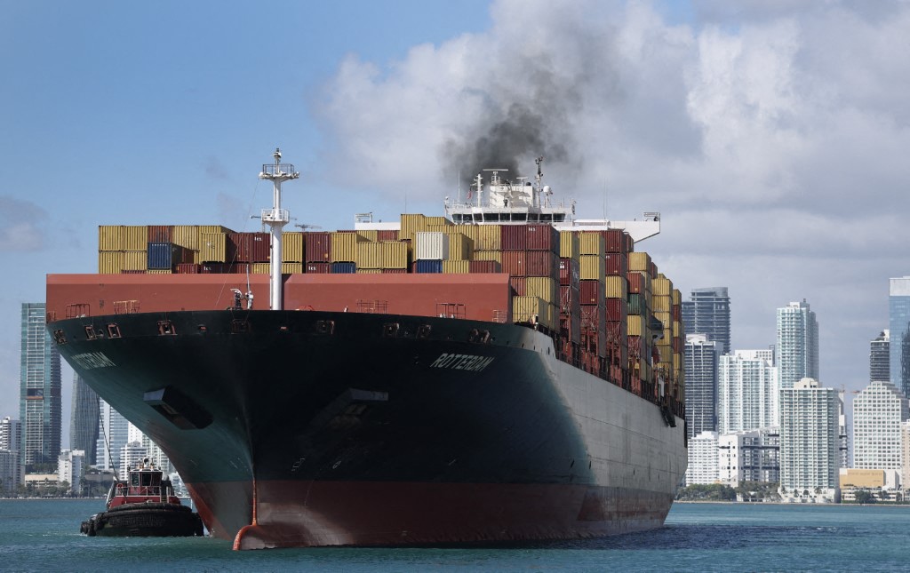 ما هي الدول المستفيدة من رسوم ترامب الجمركية الجديدة؟ 